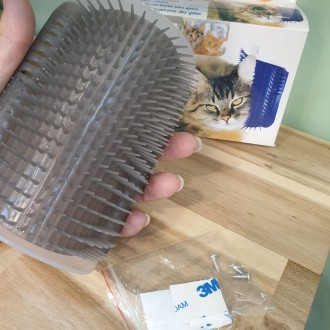 셀프 그루머 고양이 브러시 코너빗